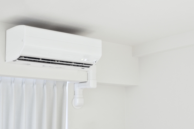 エアコンクリーニング、分解清掃が必須、内部高圧洗浄で頑固なカビを一掃