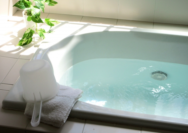 風呂釜クリーニング、配管の雑菌汚れを徹底除去、安心なバスタイムへ