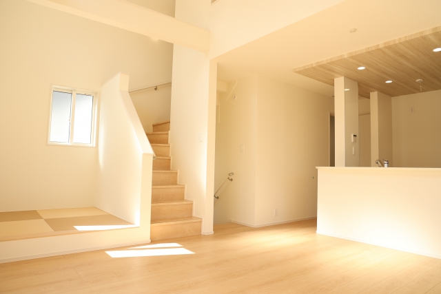 壁クロスカビ除去クリーニング　窓周りの頑固なカビにおすすめ